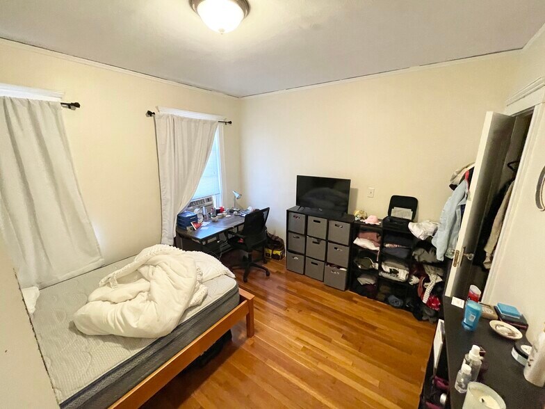 Building Photo - 31 High St