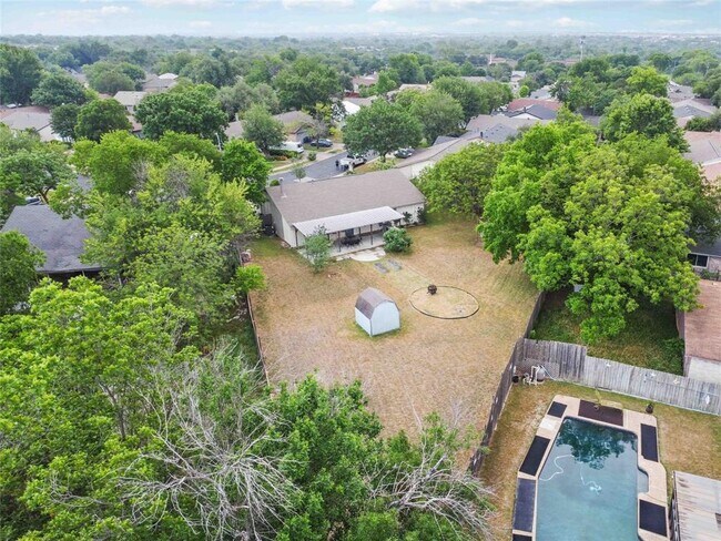 Building Photo - 11204 Applewood Dr
