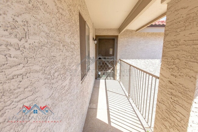 Building Photo - 10610 S 48th St