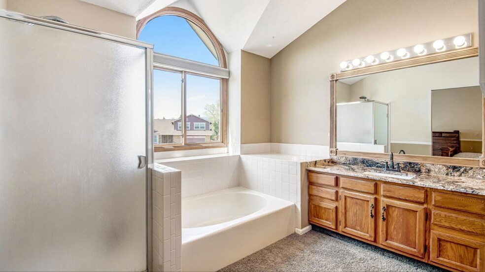 Building Photo - 8261 W Portland Ave