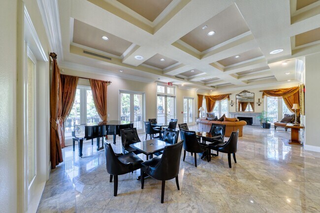 Building Photo - Meridian Luxury Condo. 1 Bd 1 Ba, Utilities & Cable Services NOT included in advertised rental rate!