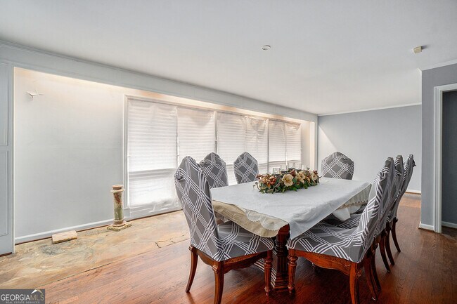 Building Photo - 3382 Bobolink Cir SW