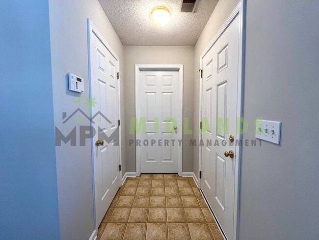 Building Photo - 139 Arthurdale Dr