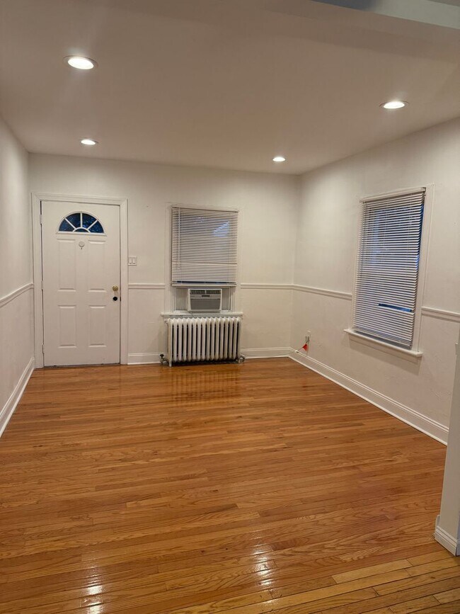 Building Photo - High_1368