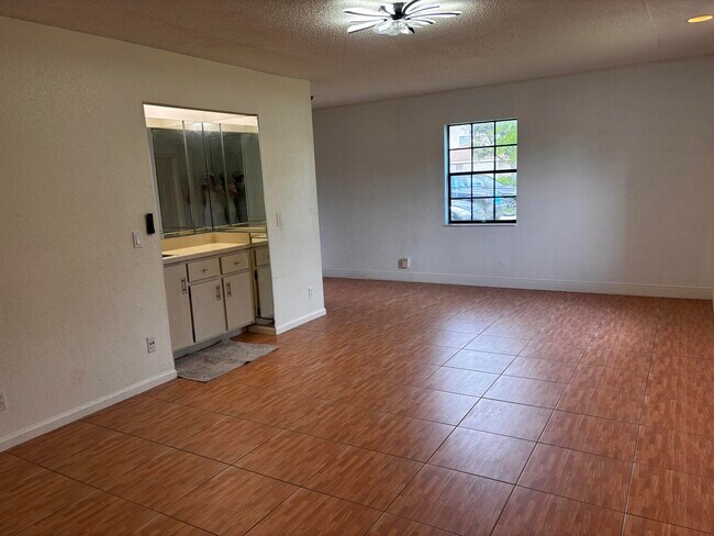 Building Photo - 12761 Westhampton Cir