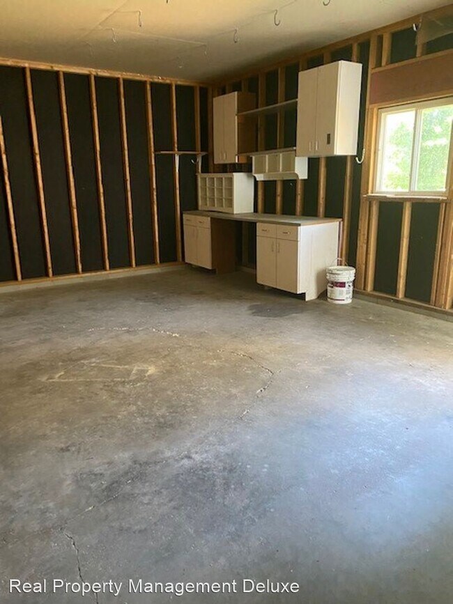 Building Photo - 4 br, 2 bath House - 15199 Warrior Ave
