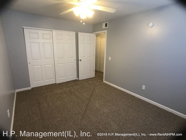 Building Photo - 1144 University Dr