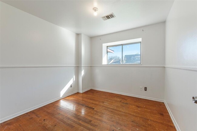 Building Photo - 2720 Blueberry Ln