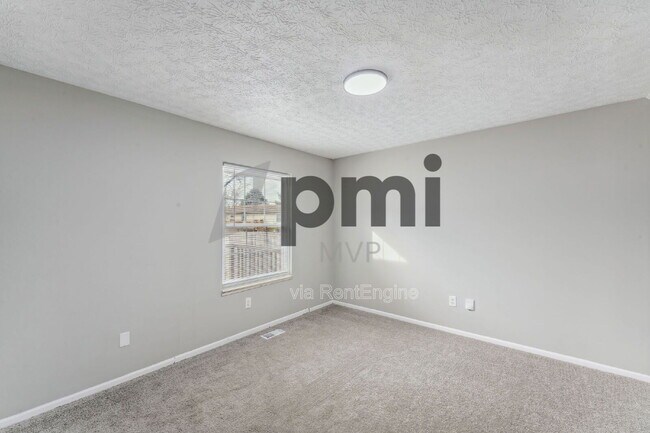 Building Photo - 3783 Petzinger Rd