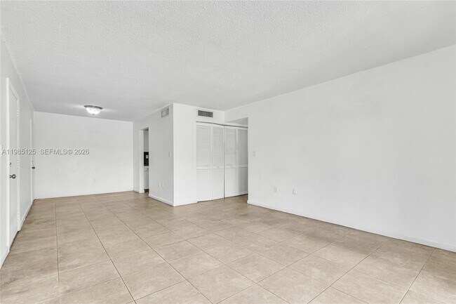 Building Photo - 7201 Miami Lakes Dr