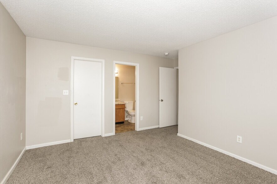 Building Photo - 15224 Fawn Meadow Dr