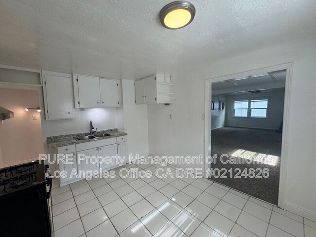 Building Photo - 4157 1/2 West 162nd Street