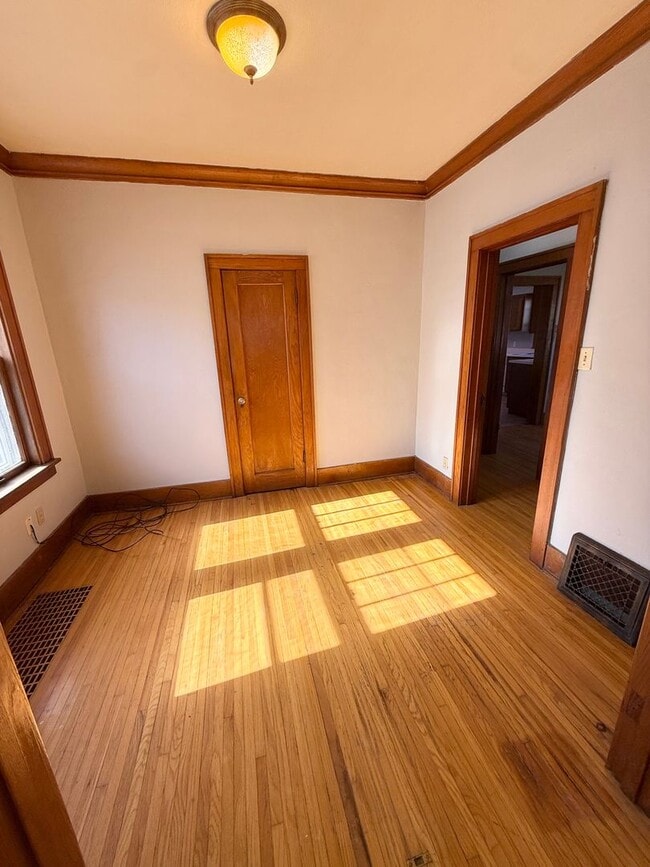 Building Photo - 707 S Fairmount St