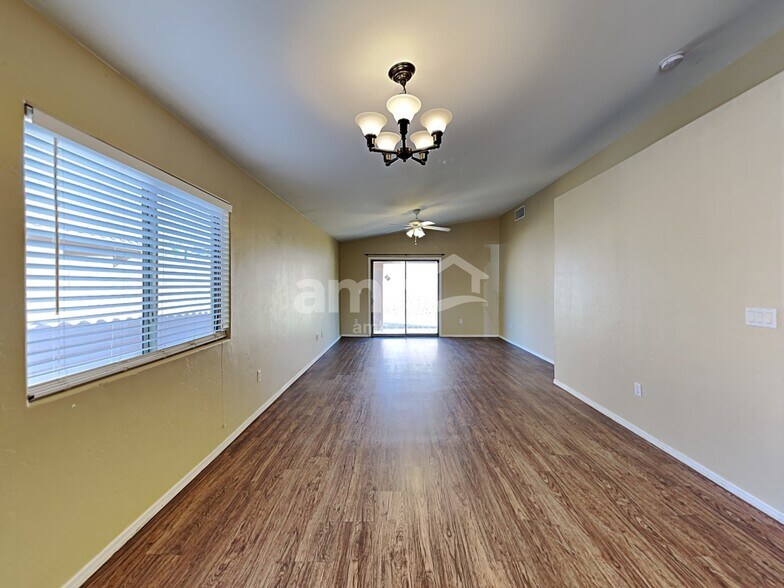 Building Photo - 938 E Sheriffs Draw Ln