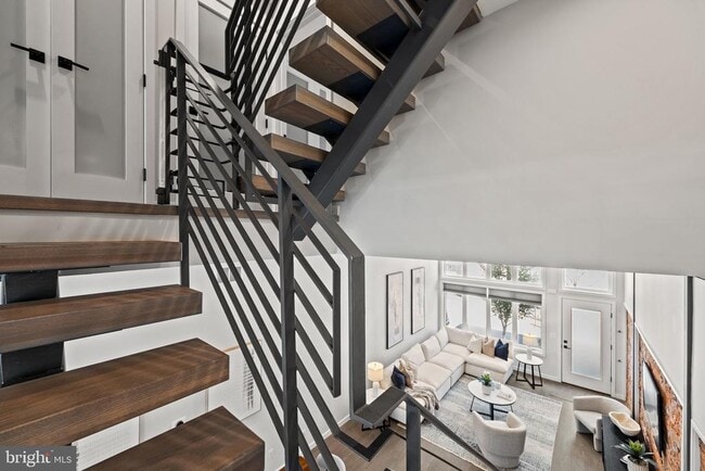 Building Photo - 2106 Spring St