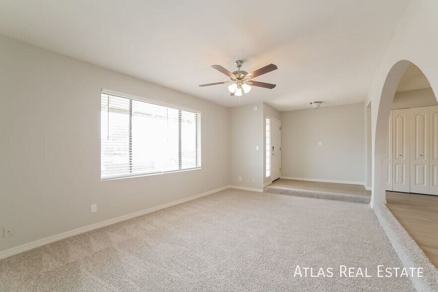 Building Photo - 5006 W Torrey Pines Cir