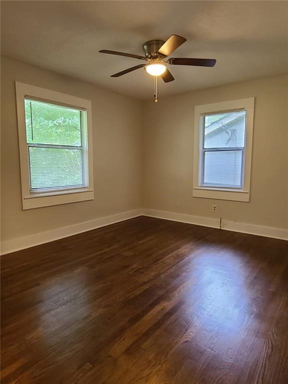 Building Photo - 1940 Meadow Ln