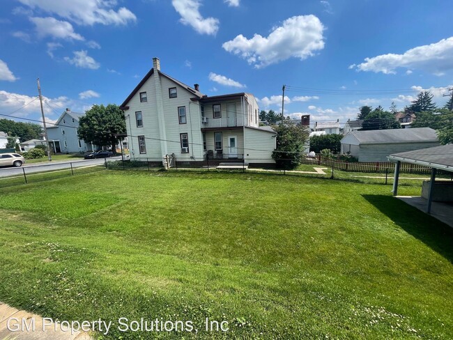 Building Photo - 3 br, 1.5 bath House - 31 N Washington Street