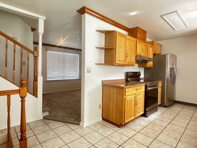 Building Photo - 5906 S Blue Iron Way