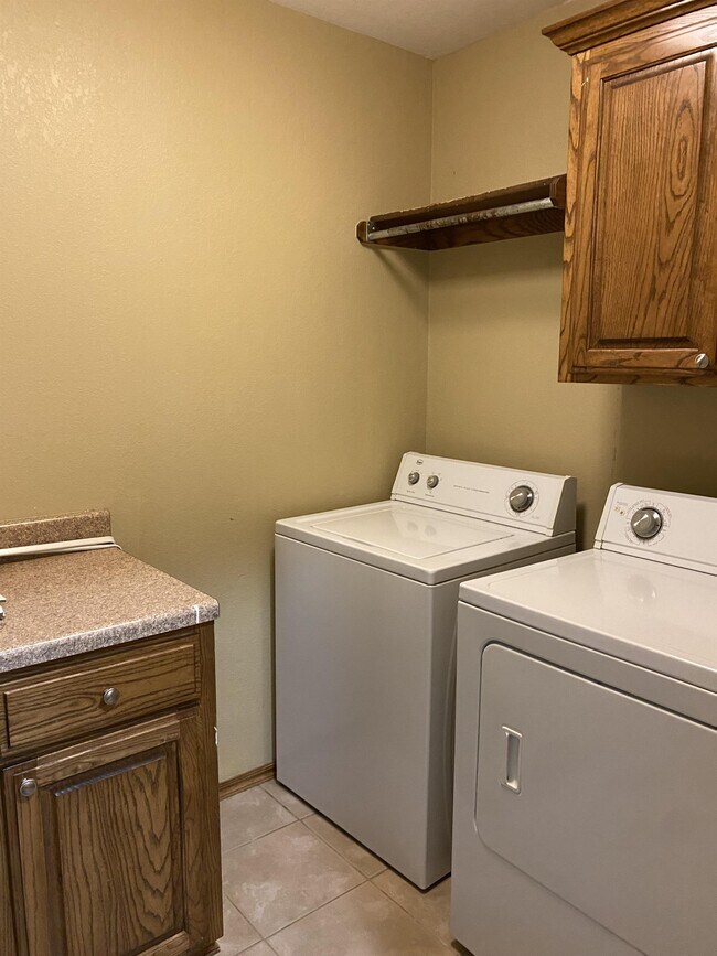 Building Photo - 636 SW 159th St
