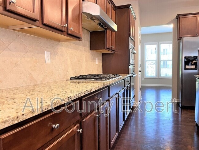 Building Photo - 912 Rose Way