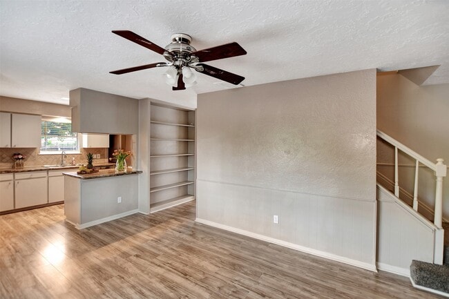 Building Photo - 3826 Willow Springs Ln