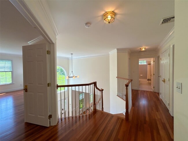 Building Photo - 101 Sunflower Cir