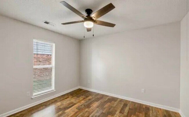 Building Photo - 5428 Bradley Dr