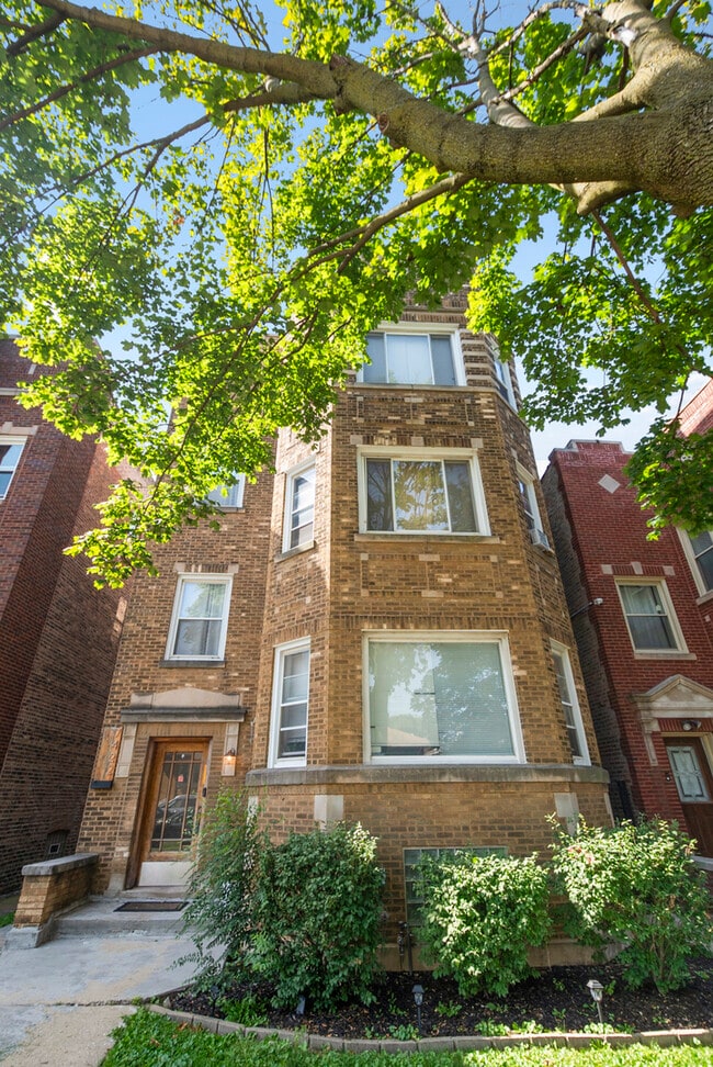 Building Photo - 7422 S Bennett Ave