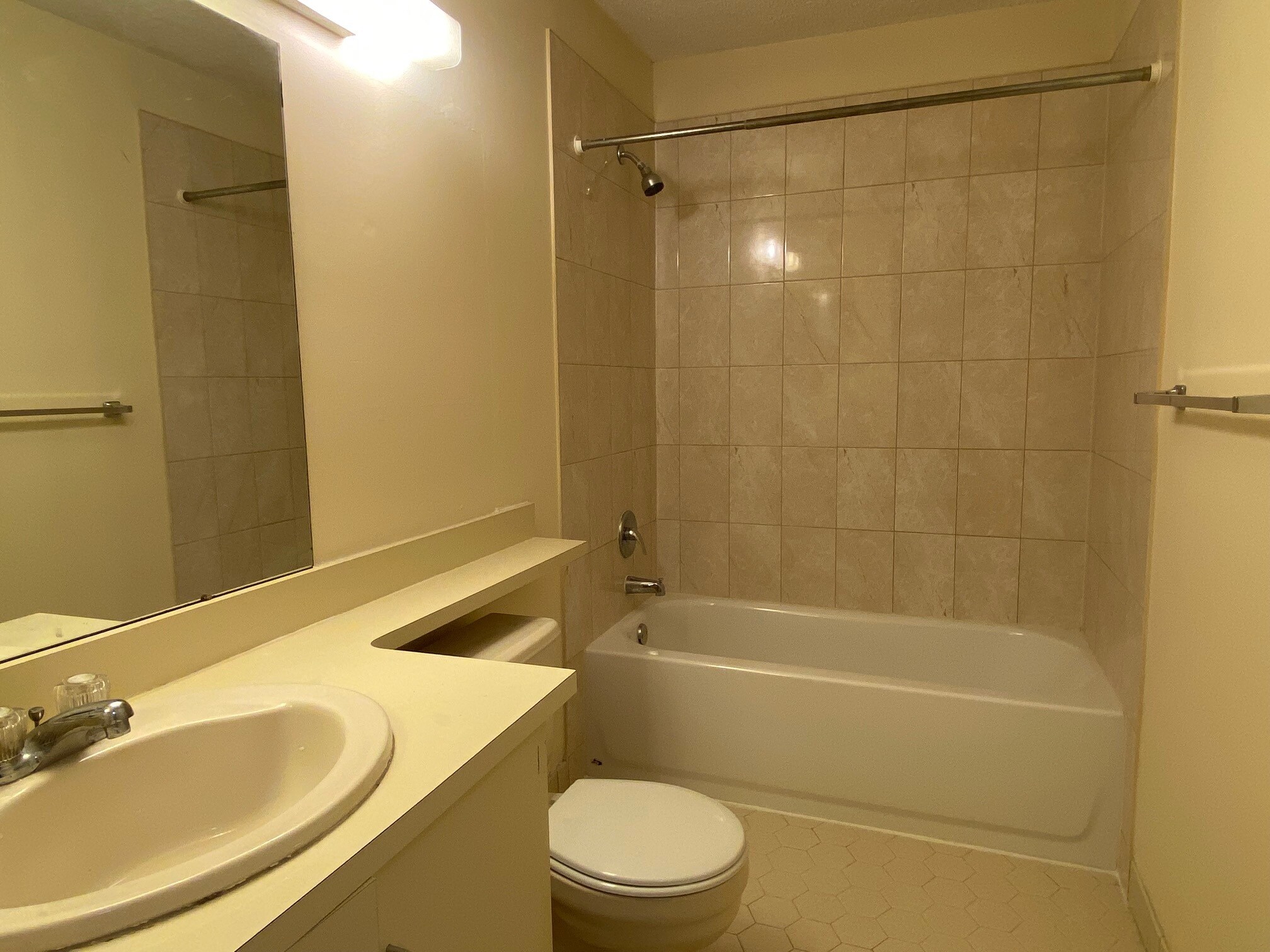 Building Photo - 312 Bromley Pl