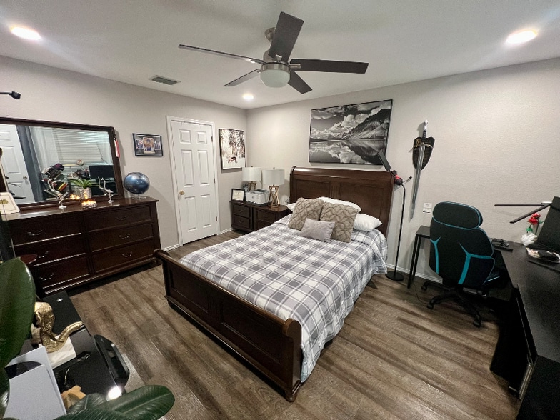 Building Photo - 6947 Lunar Way