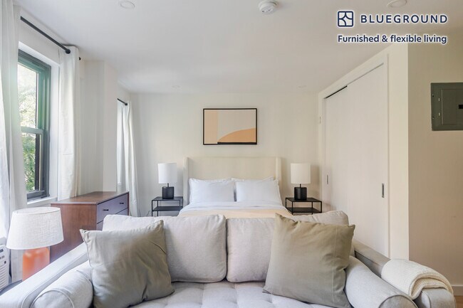 Building Photo - 227 E 59th St