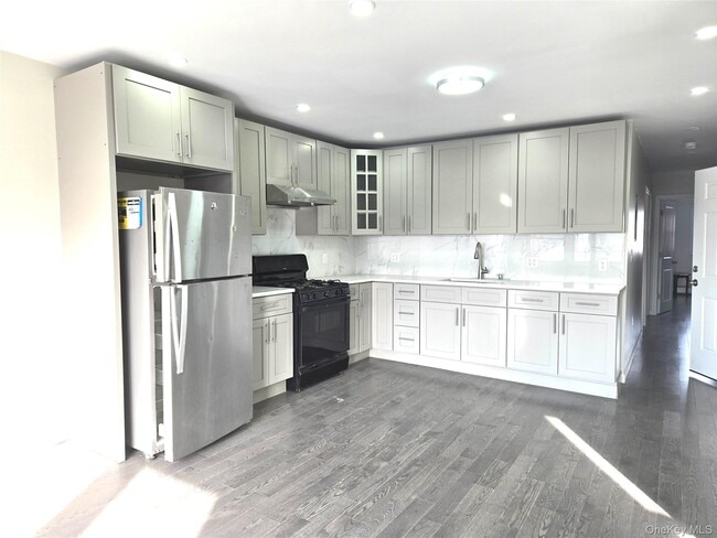 Building Photo - 87-37 132nd St