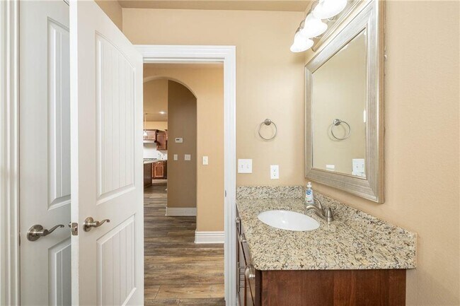 Building Photo - 13427 Meadow Ridge
