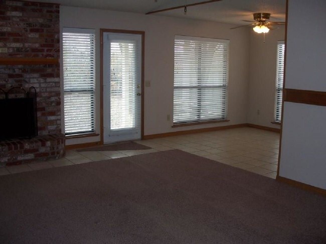 Building Photo - 3417 N Sandpiper Dr