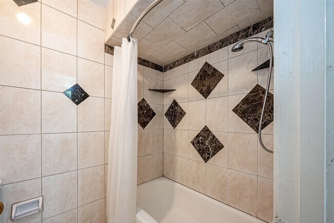 Building Photo - 9318 Benning Dr