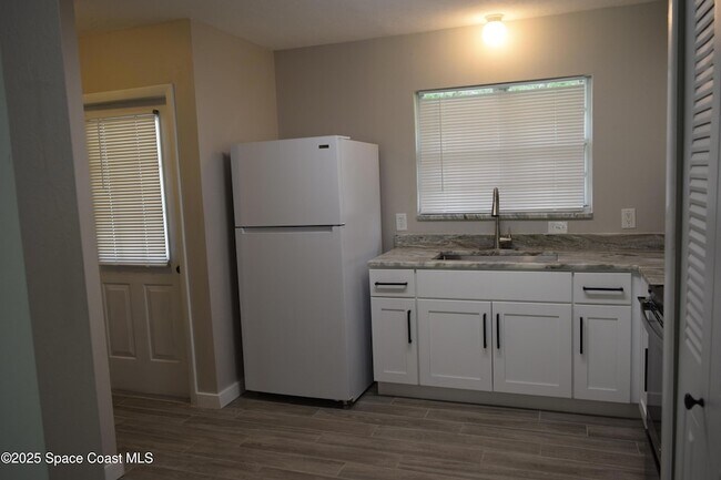 Building Photo - 1234 Randy Ave SE