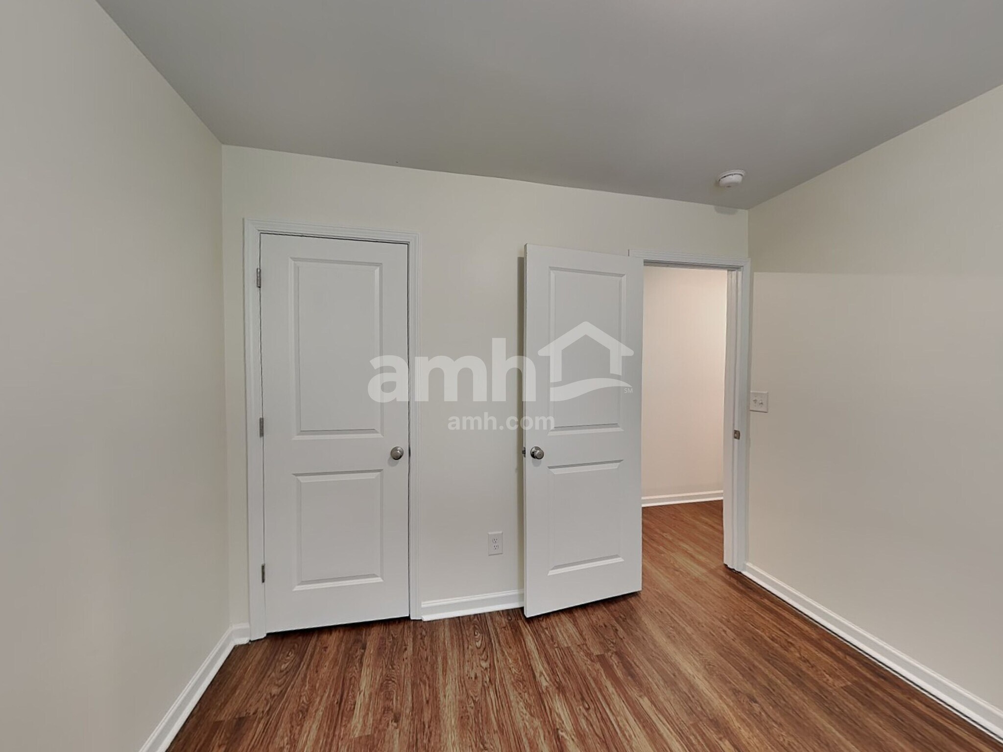 Building Photo - 168 Landsdown Xing