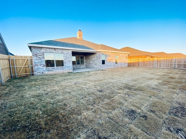 Building Photo - PRE-LEASING FOR JUNE: 4/2/2 Home in One of South Lubbock’s Newest Neighborhoods