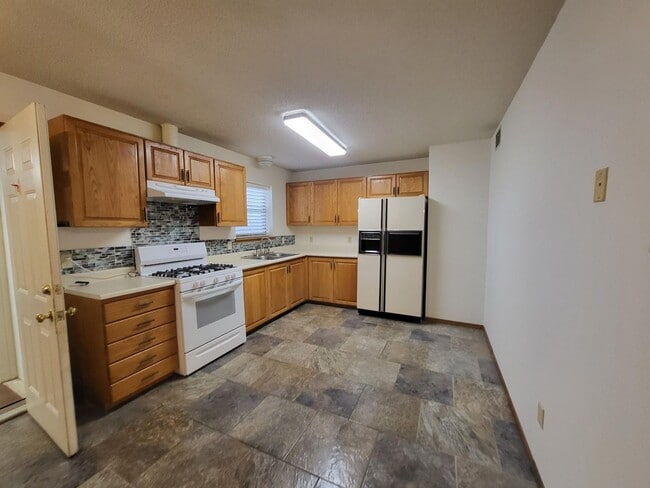 Building Photo - 25 Windsong Ln