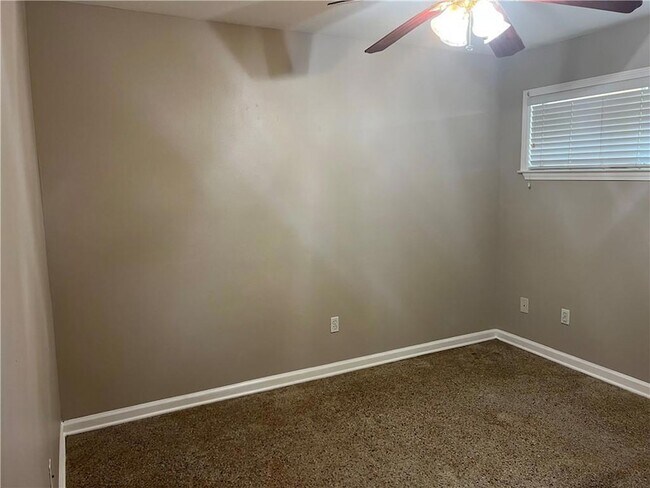 Building Photo - 7612 W Judge Perez Dr