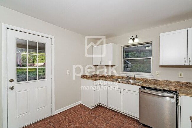 Building Photo - $1450! 3Bed/2Bath home in Center Point, AL!