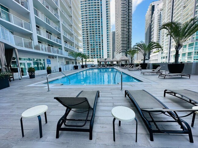 Building Photo - 1250 S Miami Ave