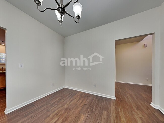 Building Photo - 7207 Tanners Creek Dr