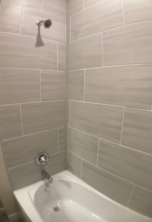 Building Photo - ***TWO WEEKS FREE*** Comfortable 3 Bedroom Home With Great Outdoor Space