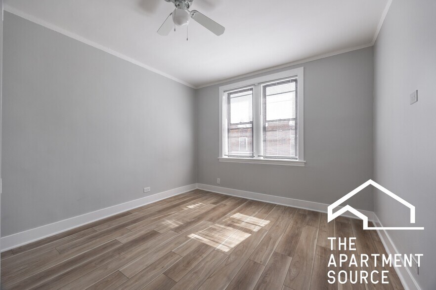 Building Photo - 6148 N Francisco Ave