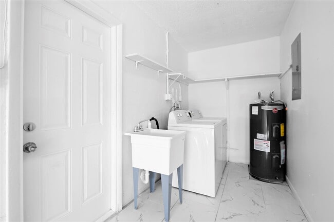 Building Photo - 7005 NW 11th St