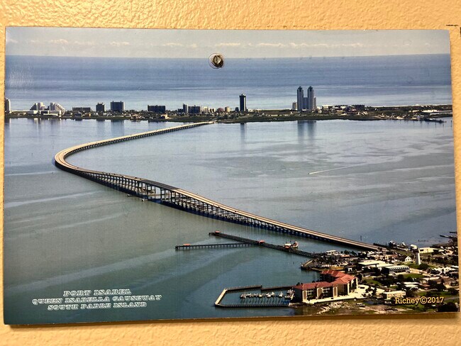 Building Photo - 102 W Corral St