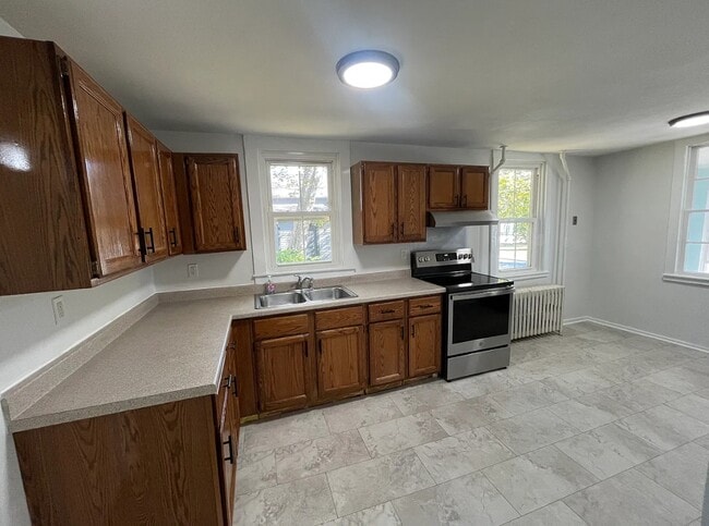 Building Photo - 9 Essex Rd