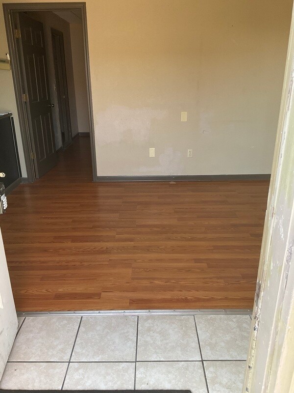 Building Photo - 709 S 13th St